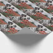 ケシ畑に眠っているハンサムなダレメーションドッグ。 ラッピングペーパー (角)