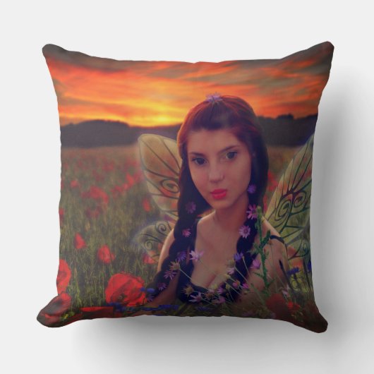 ケシ畑の妖精の日没ファンタジーアート クッション (正面)