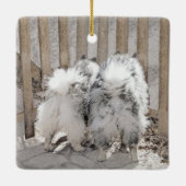 ケスホンズアットザゲート絵画ズ – オリジナルドッグアート セラミックオーナメント (裏面)