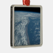 ケニアとソマリアのインディアン海海岸線。 メタルオーナメント (右)