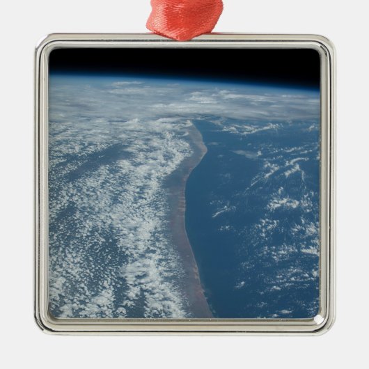 ケニアとソマリアのインディアン海海岸線。 メタルオーナメント (正面)