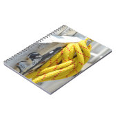 ケネス・ヨンチッチの別の手を結ぶ ノートブック (左側)