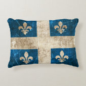 ケベックのヴィンテージの老化させ、傷付けられた旗 アクセントクッション (正面)