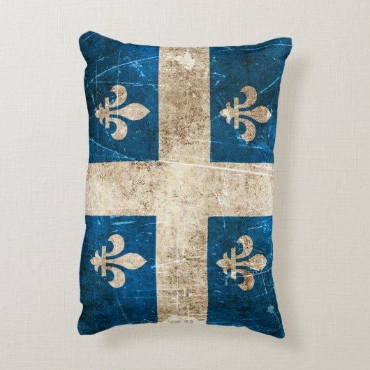 ケベックのヴィンテージの老化させ、傷付けられた旗 アクセントクッション (裏面(縦))