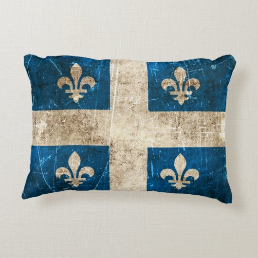 ケベックのヴィンテージの老化させ、傷付けられた旗 アクセントクッション (裏面)