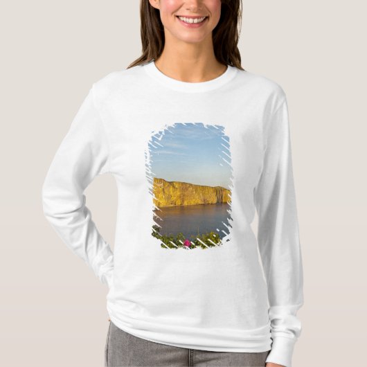 ケベック州のペルセ岩（Rocher Perce）、カナダ Tシャツ (正面)