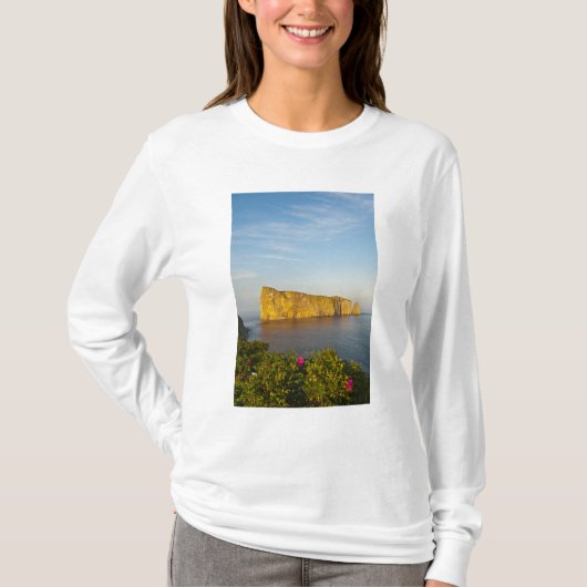 ケベック州、ペルセ岩(Rocher Perce)、カナダ Tシャツ (正面)