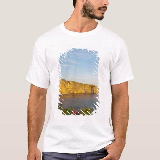 ケベック州、ペルセ岩（Rocher Perce）、カナダ Tシャツ (正面)