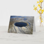 ケベック、カナダの航空鼠径部クレーター。 カード (黄色い花)