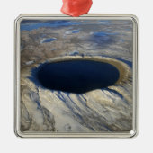 ケベック、カナダの航空鼠径部クレーター。 メタルオーナメント (正面)