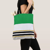 ケリーカラフルグリーンブラックレーシングストライプズオンホワイト トートバッグ (クローズアップ)