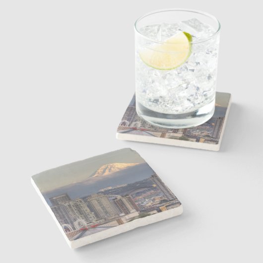 ケリーパークの山レイニア、シアトル、WA ストーンコースター (横)