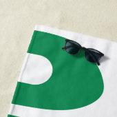 ケリーモダングリーンのミッドセンチュリー寄木模様 ビーチタオル (インサイチュ)