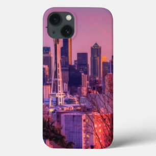 ケリー公園からのシアトルのスカイラインの後ろの日没 iPhone 13ケース