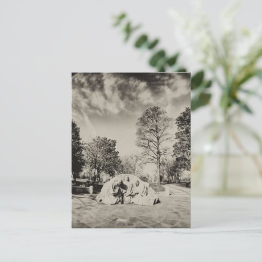 ケリー・イングラム公園で大臣を膝下げする – B&W ポストカード (スタンド正面)