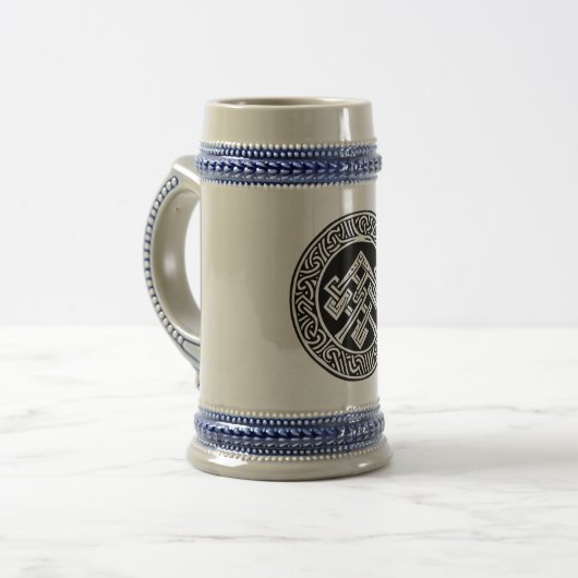 ケルトとバイキングインスパイアのアートワークBeer Stein ビールジョッキ (正面左)