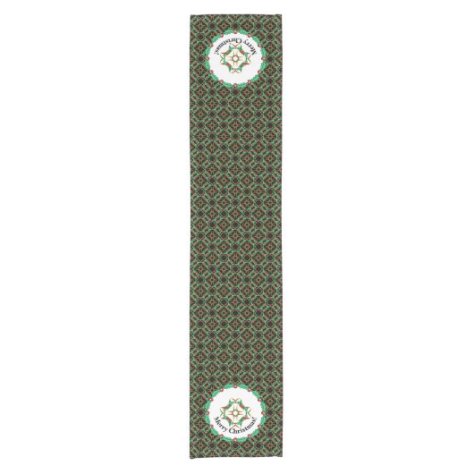 ケルトのクリスマスホリーリースパターン ショートテーブルランナー (正面)