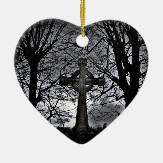 ケルトのクロスと木のハートクリスマス装飾 セラミックオーナメント (正面)