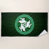 ケルトのトリスケレハレス ビーチタオル (正面)