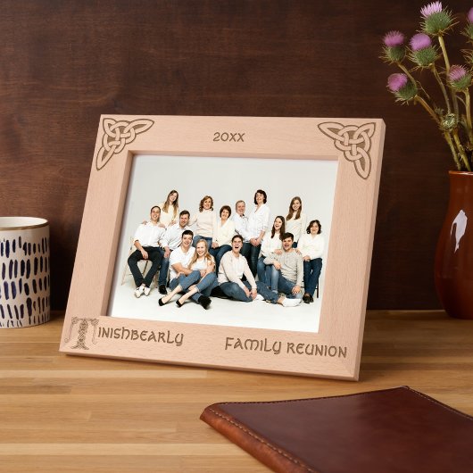 ケルト文字T名前をカスタムする レーザー彫刻フレーム