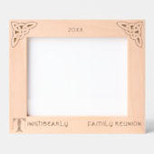 ケルト文字T名前をカスタムする レーザー彫刻フレーム (正面)