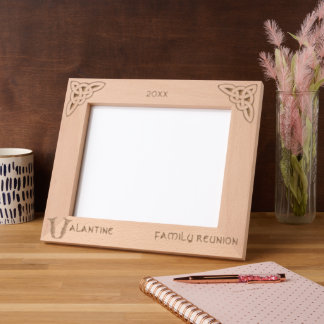 ケルト文字V名前をカスタムする レーザー彫刻フレーム