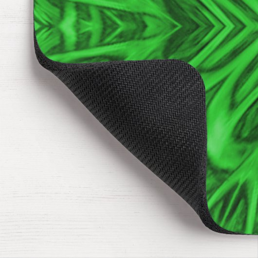 ケルト族のクローバーのヴィンテージの緑のフラクタルの万華鏡のように千変万化するパターン マウスパッド (コーナー)