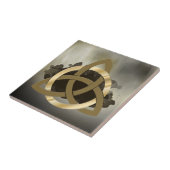 ケルト族の三位一体の結び目の金一周されたヴィンテージ タイル (側面)