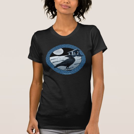 ケルト族の月、ワタリガラスおよびDolmanの女性のTシャツ Tシャツ (正面)