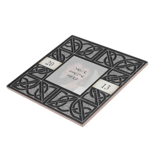 "ケルト族の灰色の石造りの"写真フレームのタイル タイル (側面)