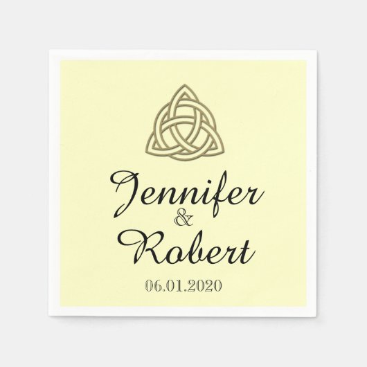 ケルト結び目模様イン金ゴールドとアイボリー結婚ズナプキン スタンダードカクテルナプキン (正面)