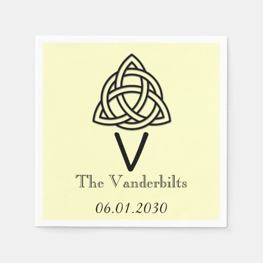ケルト結び目模様イン黒とアイボリーモノグラム結婚 スタンダードカクテルナプキン (正面)