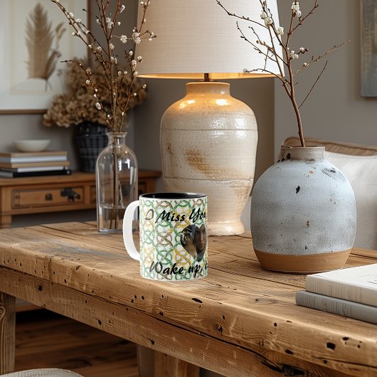 ケルト結び目模様パーソナライズされたデザイン文字とイメージ。 ツートーンマグカップ