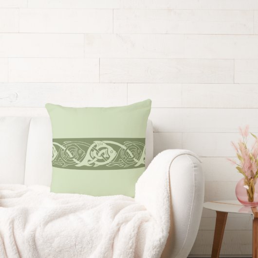 ケルト結び糸細工魚の緑 クッション (ソファ)