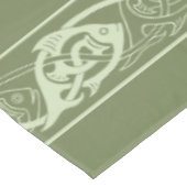 ケルト結び糸細工魚の緑 テーブルクロス (アングル)