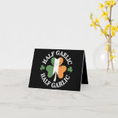 ケルト語とガーリック語の半分ずつ イタリア語と聖パトリックの日 カード (黄色い花)