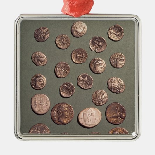 ケルト語選択および見つけられるローマの硬貨 メタルオーナメント (正面)