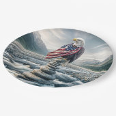 ケルンにアメリカ国旗を掲げたハゲのワシ ペーパープレート (アングル)