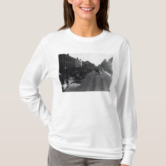 ケンジントンの本町通り、ロンドン Tシャツ (正面)