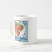 ケンタッキーのいちご-ヴィンテージのフルーツの木枠のラベル コーヒーマグカップ (正面左)