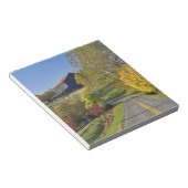 ケンタッキー州ブルーグラス地方の農村道路 ノートパッド (アングル)