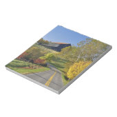 ケンタッキー州ブルーグラス地方の農村道路 ノートパッド (回転)