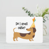 ケーキおもしろい誕生日犬の匂いを嗅ぐ カード (スタンド正面)