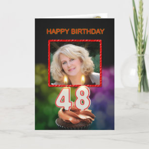 ケーキとの写真、第48誕生日および蝋燭を加えて下さい カード