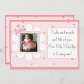 ケーキとスナックスと多くのおもしろい、ファースト誕生日 招待状 (正面/裏面)