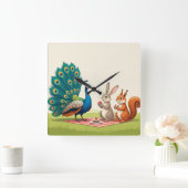 「ケーキと笑いを分かち合う – 友達とピクニック」 スクエア壁時計 (ホーム)