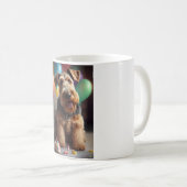 ケーキと風船で犬を愛撫する コーヒーマグカップ (正面右)