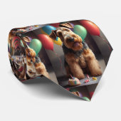 ケーキと風船で犬を愛撫する ネクタイ (ロール)