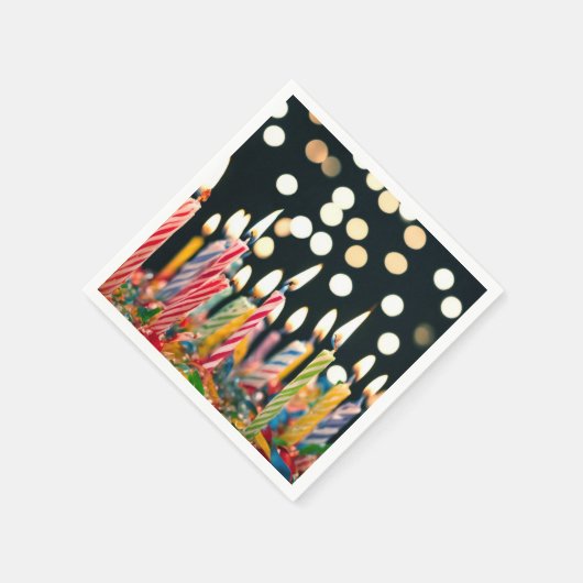 ケーキに誕生日のキャンドルをたくさん スタンダードカクテルナプキン (角)