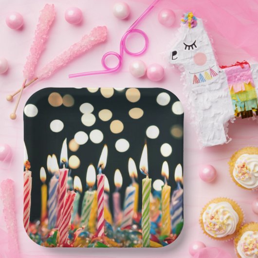 ケーキに誕生日のキャンドルをたくさん ペーパープレート (パーティー)